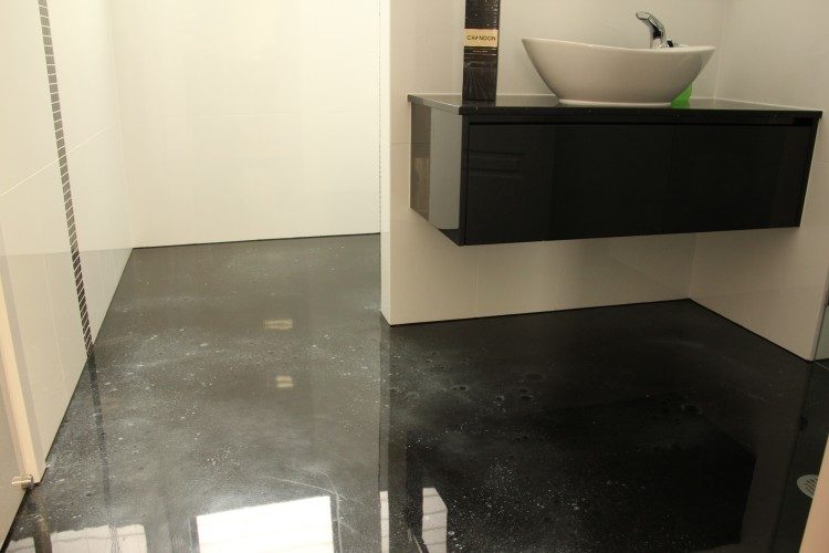 Metallic epoxy floor example - bathroom